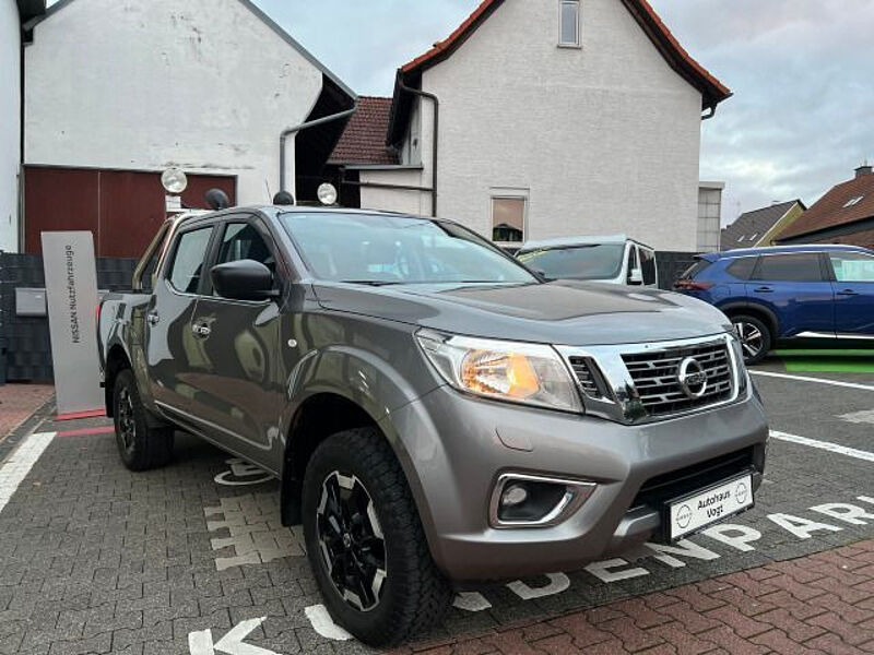 Nissan Navara NP300 Double Cab 4x4°AUTM°AHK°SITZH°KAMER