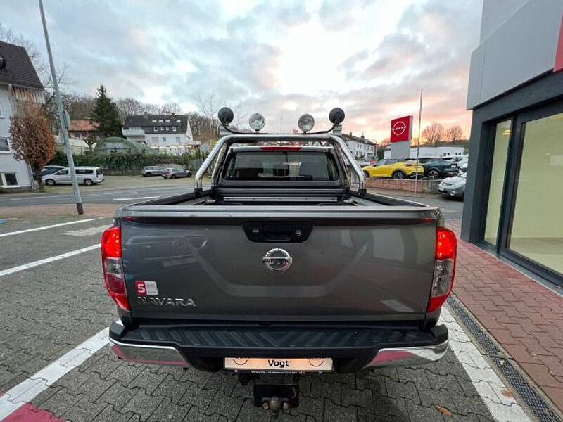 Nissan Navara NP300 Double Cab 4x4°AUTM°AHK°SITZH°KAMER