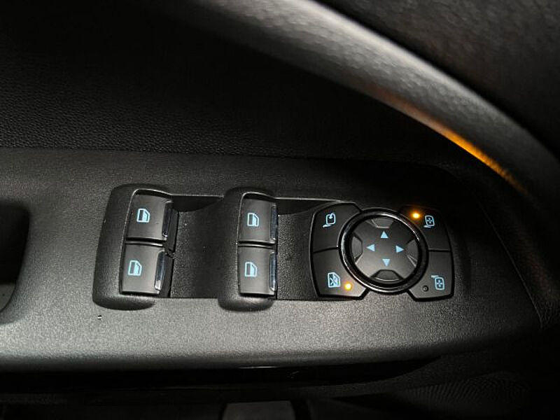 Ford EcoSport Titanium°KAMERA°KEYLESS°SH°NAVI°DAB°ALU