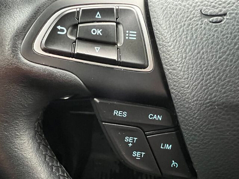 Ford EcoSport Titanium°KAMERA°KEYLESS°SH°NAVI°DAB°ALU