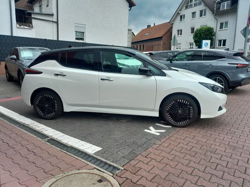 Nissan Leaf N-Connecta*150PS*NAVI*360°KAMERA*SITZH*KEY*